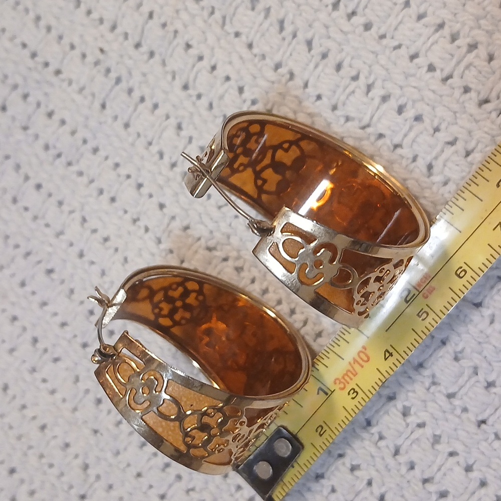 Elegant Gold CUT-OUT Hoop Earrings - Picture 10 of 11